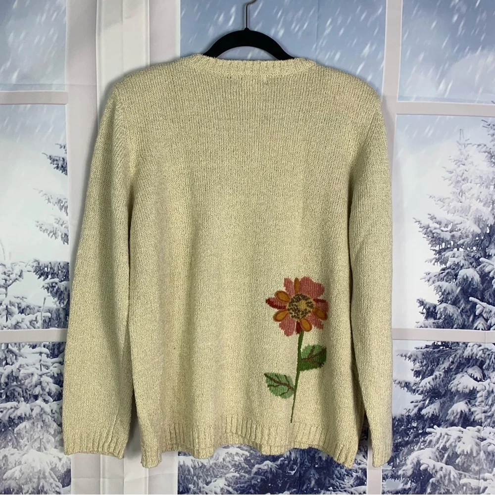 90’s Vintage Flower Embroidered Knit Sweater - Picture 11 of 14